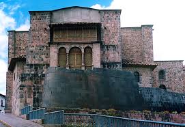 Exteriores de Qorikancha y convento de Santo Domingo