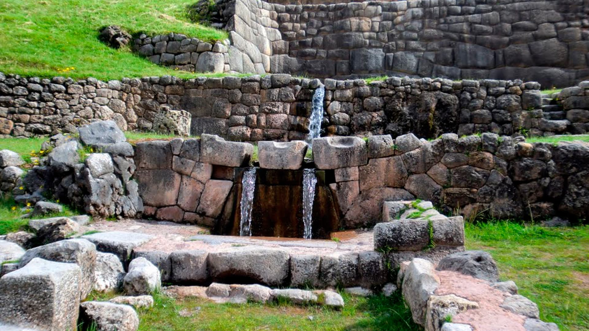 Fuentes de agua en Tambomachay